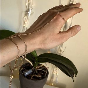 🦜 Finger chain bracelet